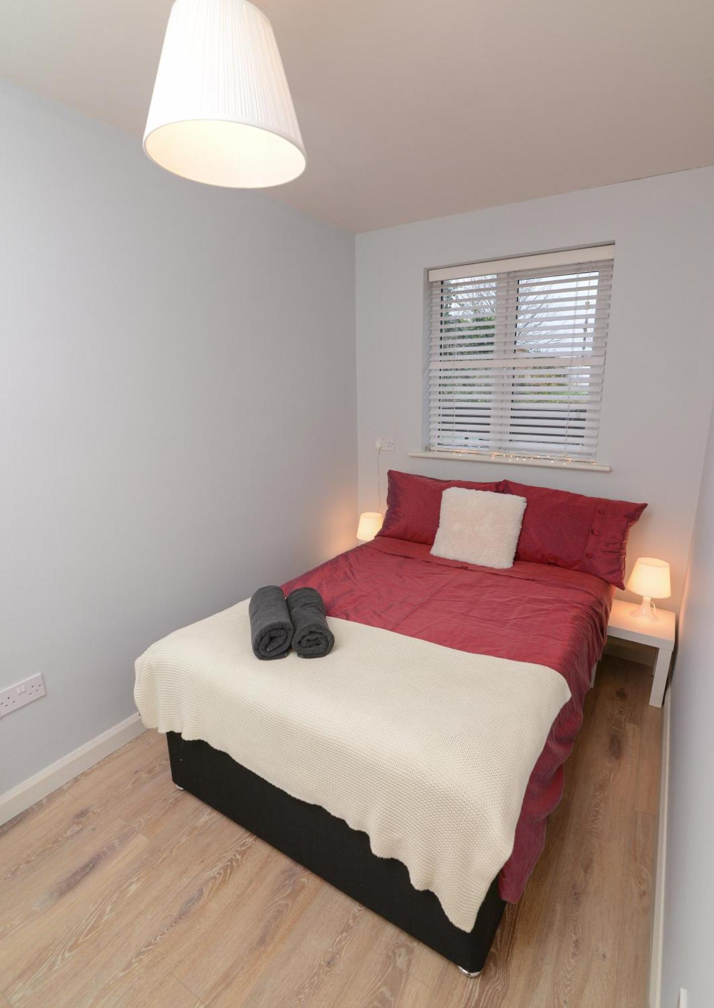 The Red Keep Fab Location - Two Bed - Two Bathrooms -Townhouse ゴールウェイ エクステリア 写真